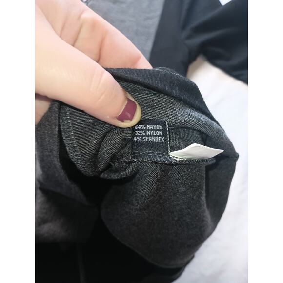 Lynn Ritchie Women's Gray Black Long sleeve Zip Top Size Small *flawed* - Picture 4 of 5